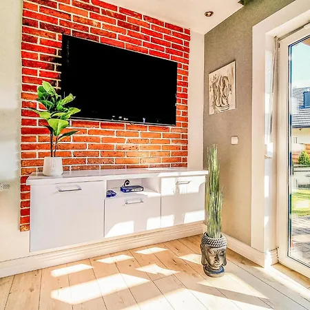 Beach Front Home In Zieleniewo With Wifi * Zieleniewo (Stargard)