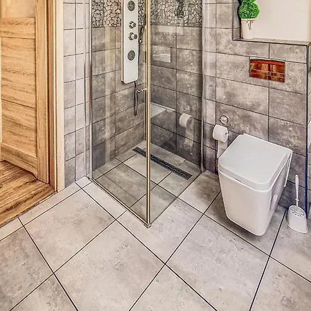 Cozy In Zieleniewo With Kitchenette Holiday home