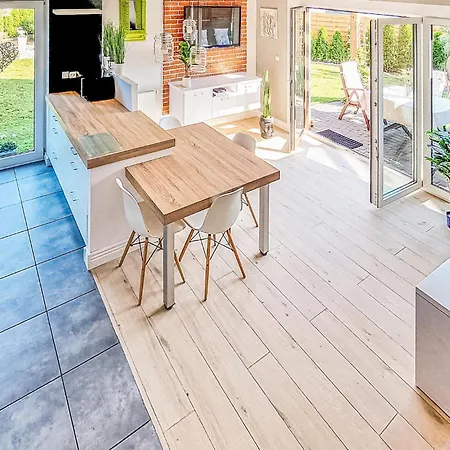 Hébergement de vacances Beach Front Home In Zieleniewo With Wifi
