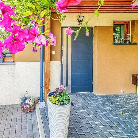 Beach Front Home In Zieleniewo With Wifi * Zieleniewo (Stargard)