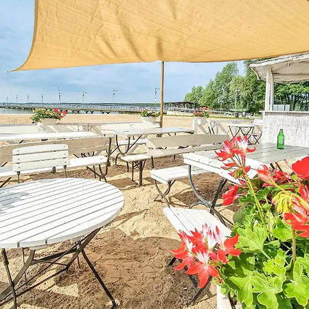 Beach Front Home In Zieleniewo With Wifi Hébergement de vacances *